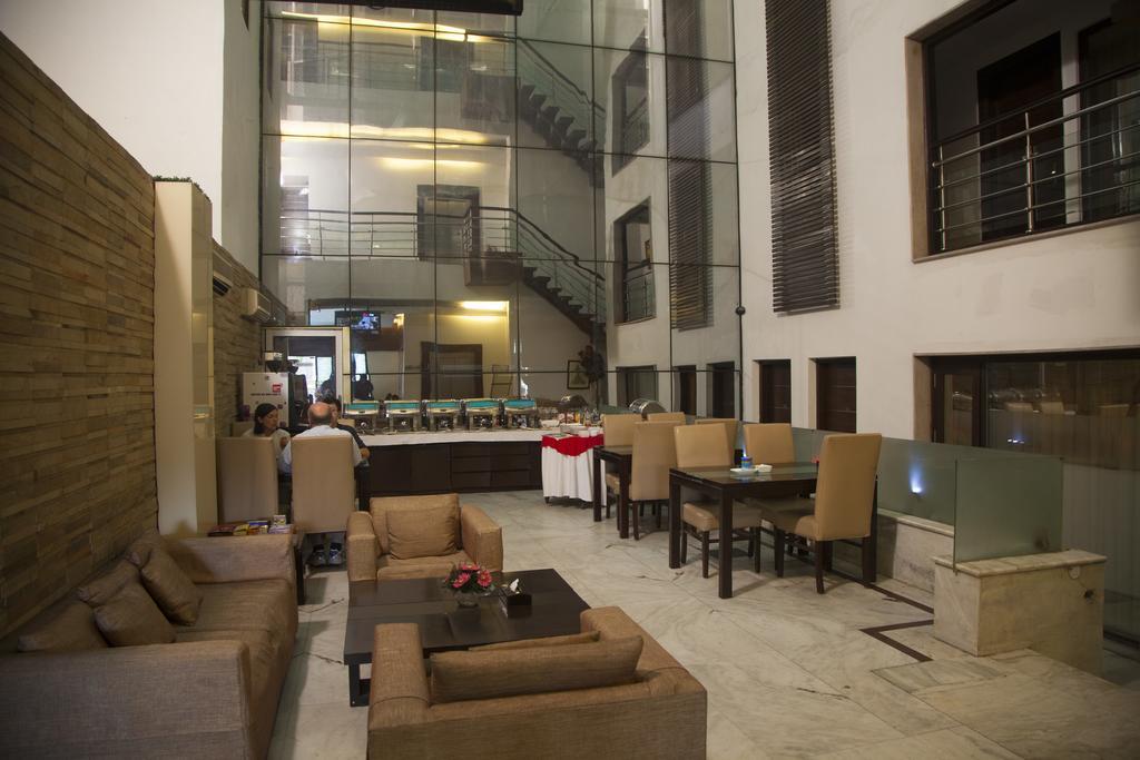 La New Delhi
